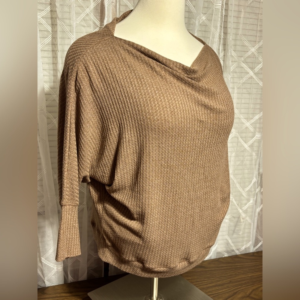 Women's 2X off the shoulder Brown Sweater Balloon type sleeve w/ribbed cuff 27”L